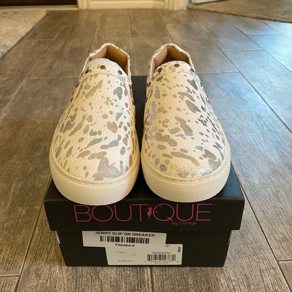 Boutique by Corkys Jerry slip on - Picture 1 of 6